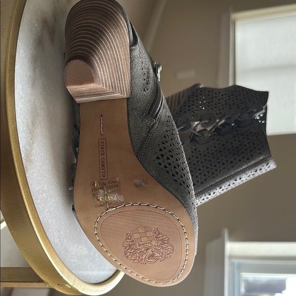 Vince Camuto Gray Peep-Toe Ankle Boots - Size 7.5 Wide - Picture 11 of 15